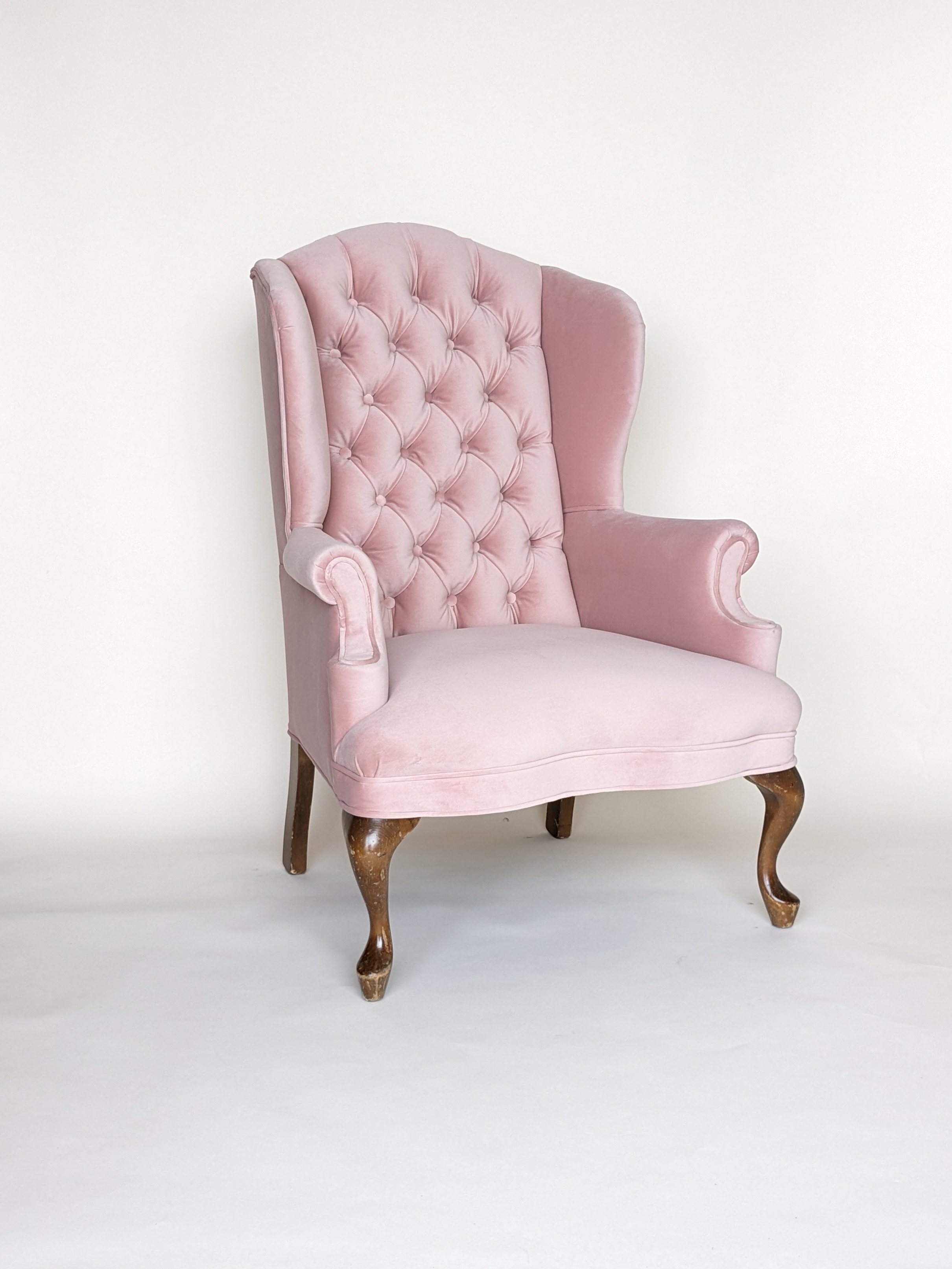 Pink velvet vintage chair deals
